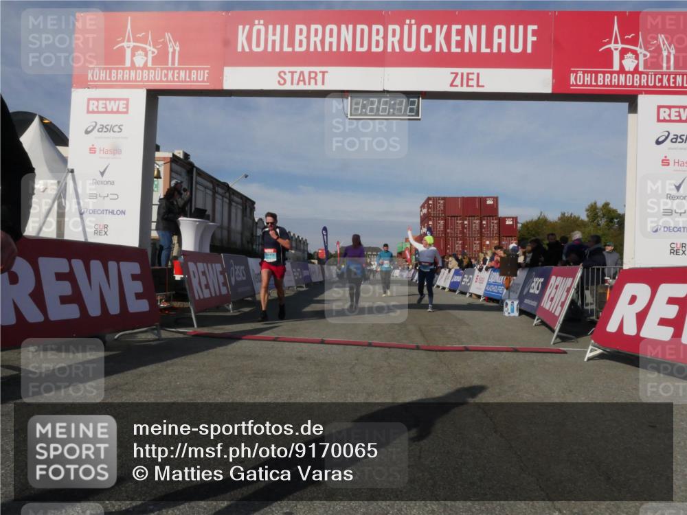 03.10.2025 - Köhlbrandbrückenlauf Matties Gatica Varas http://msf.ph/oto/9170065 03.10.2025 10:26:14 Ziel 1847, 1924, 2001, 2111, 3151, 3555, 3586 meine-sportfotos.de