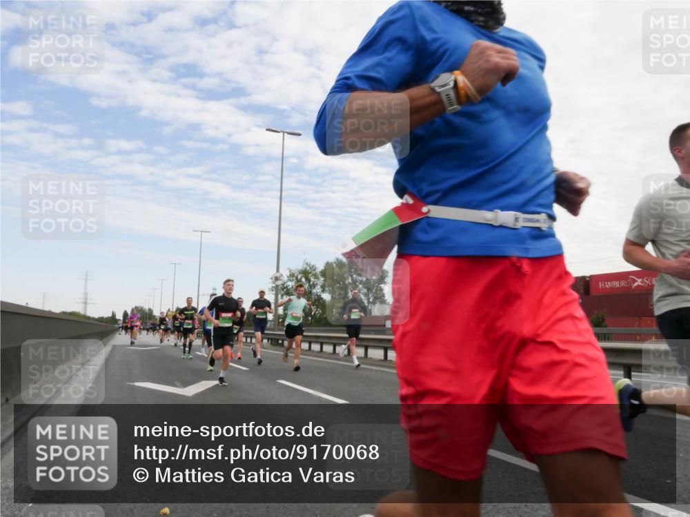 03.10.2025 - Köhlbrandbrückenlauf Matties Gatica Varas http://msf.ph/oto/9170068 03.10.2025 15:15:42 Position 3  meine-sportfotos.de