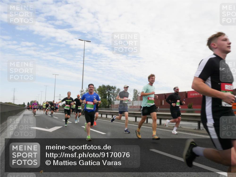 03.10.2025 - Köhlbrandbrückenlauf Matties Gatica Varas http://msf.ph/oto/9170076 03.10.2025 15:15:44 Position 3  meine-sportfotos.de