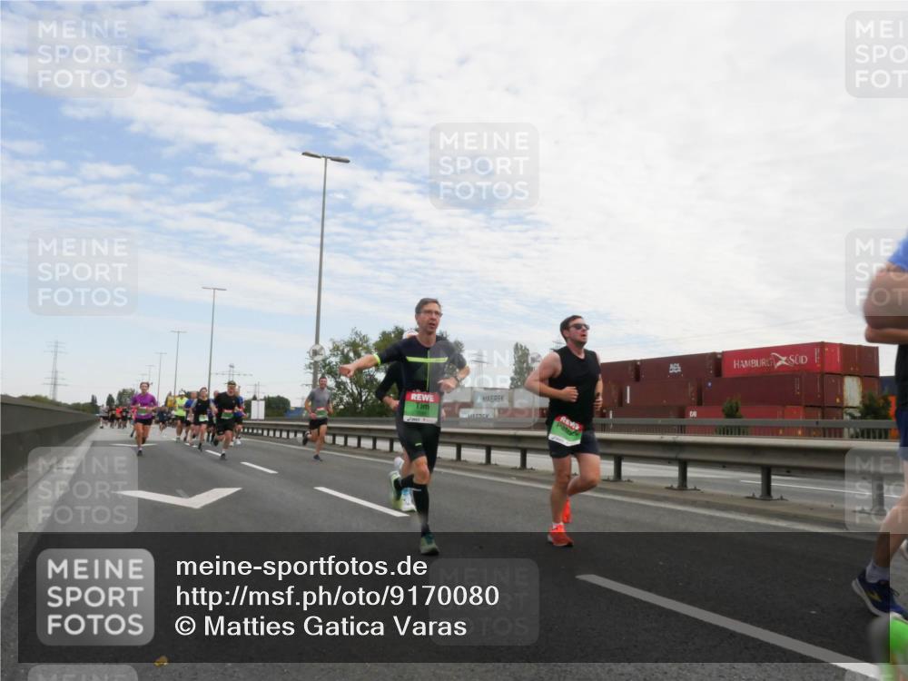 03.10.2025 - Köhlbrandbrückenlauf Matties Gatica Varas http://msf.ph/oto/9170080 03.10.2025 15:15:45 Position 3  meine-sportfotos.de
