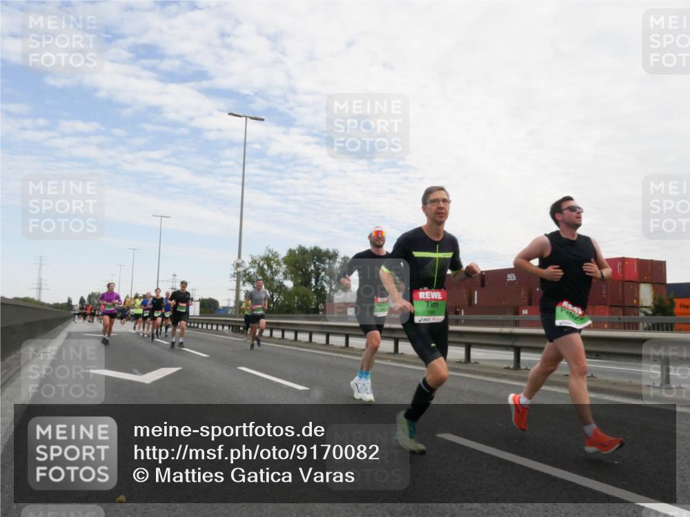 03.10.2025 - Köhlbrandbrückenlauf Matties Gatica Varas http://msf.ph/oto/9170082 03.10.2025 15:15:46 Position 3 9246 meine-sportfotos.de