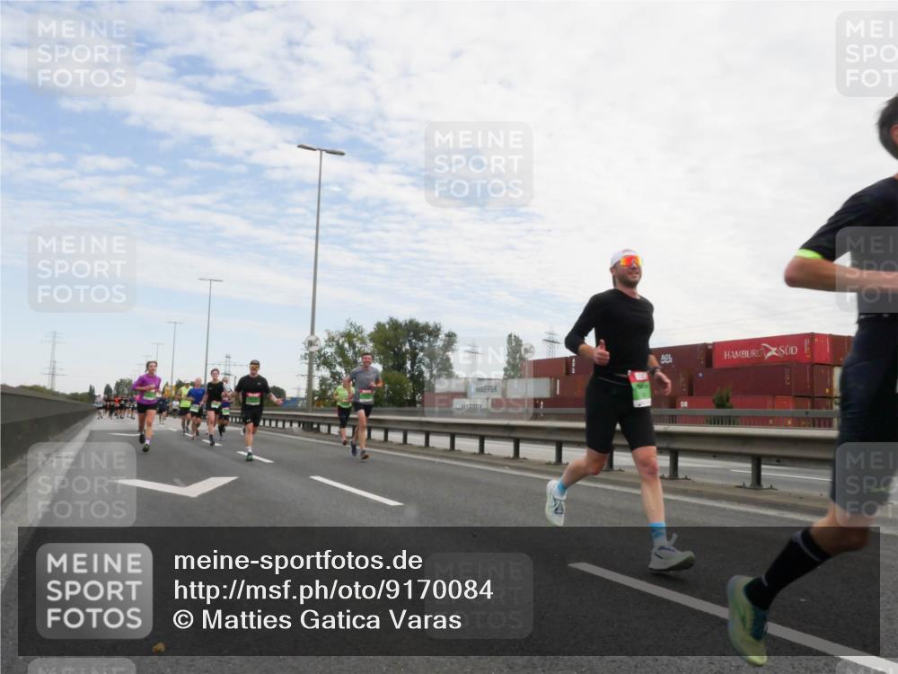 03.10.2025 - Köhlbrandbrückenlauf Matties Gatica Varas http://msf.ph/oto/9170084 03.10.2025 15:15:46 Position 3  meine-sportfotos.de
