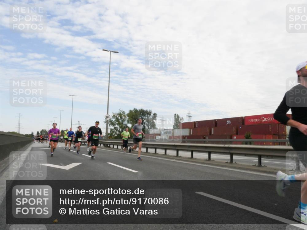 03.10.2025 - Köhlbrandbrückenlauf Matties Gatica Varas http://msf.ph/oto/9170086 03.10.2025 15:15:47 Position 3  meine-sportfotos.de