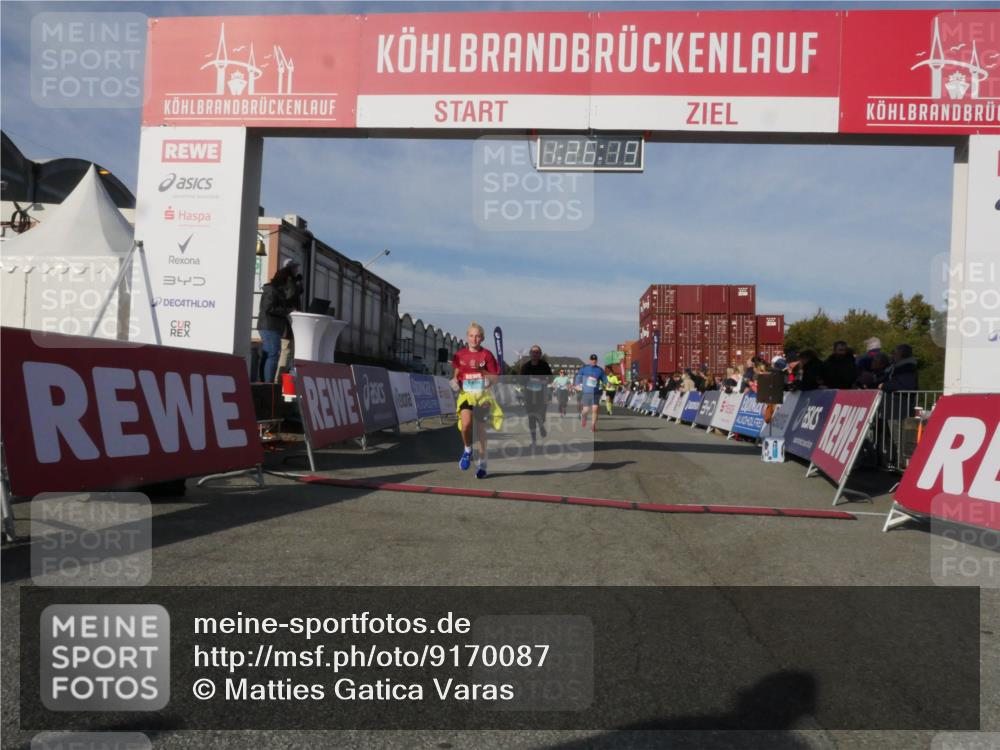 03.10.2025 - Köhlbrandbrückenlauf Matties Gatica Varas http://msf.ph/oto/9170087 03.10.2025 10:26:21 Ziel 1904, 1949, 2001, 2284, 2676, 2681, 3447, 3555, 3586 meine-sportfotos.de
