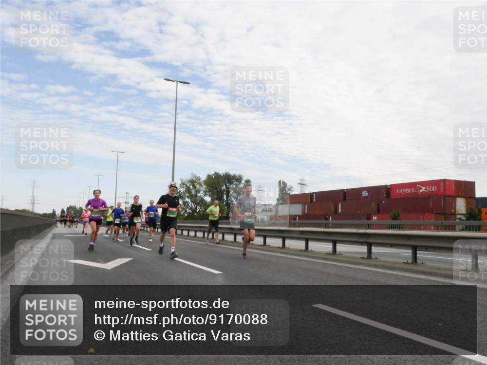03.10.2025 - Köhlbrandbrückenlauf Matties Gatica Varas http://msf.ph/oto/9170088 03.10.2025 15:15:47 Position 3  meine-sportfotos.de