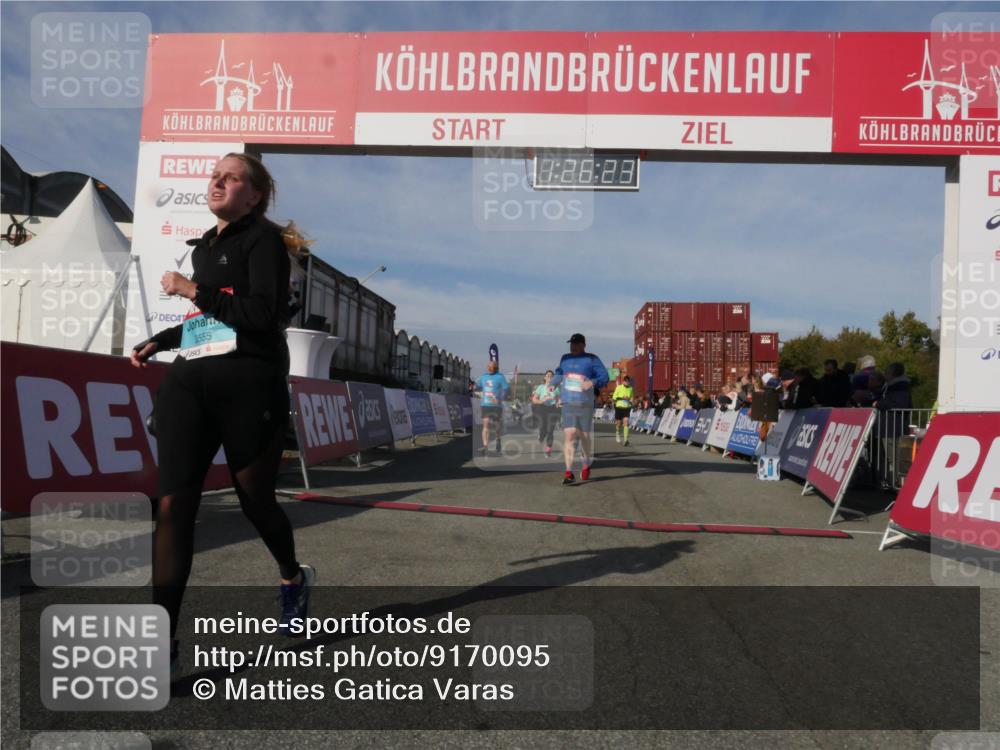 03.10.2025 - Köhlbrandbrückenlauf Matties Gatica Varas http://msf.ph/oto/9170095 03.10.2025 10:26:24 Ziel 1904, 1949, 2001, 2284, 2676, 2681, 3149, 3447 meine-sportfotos.de