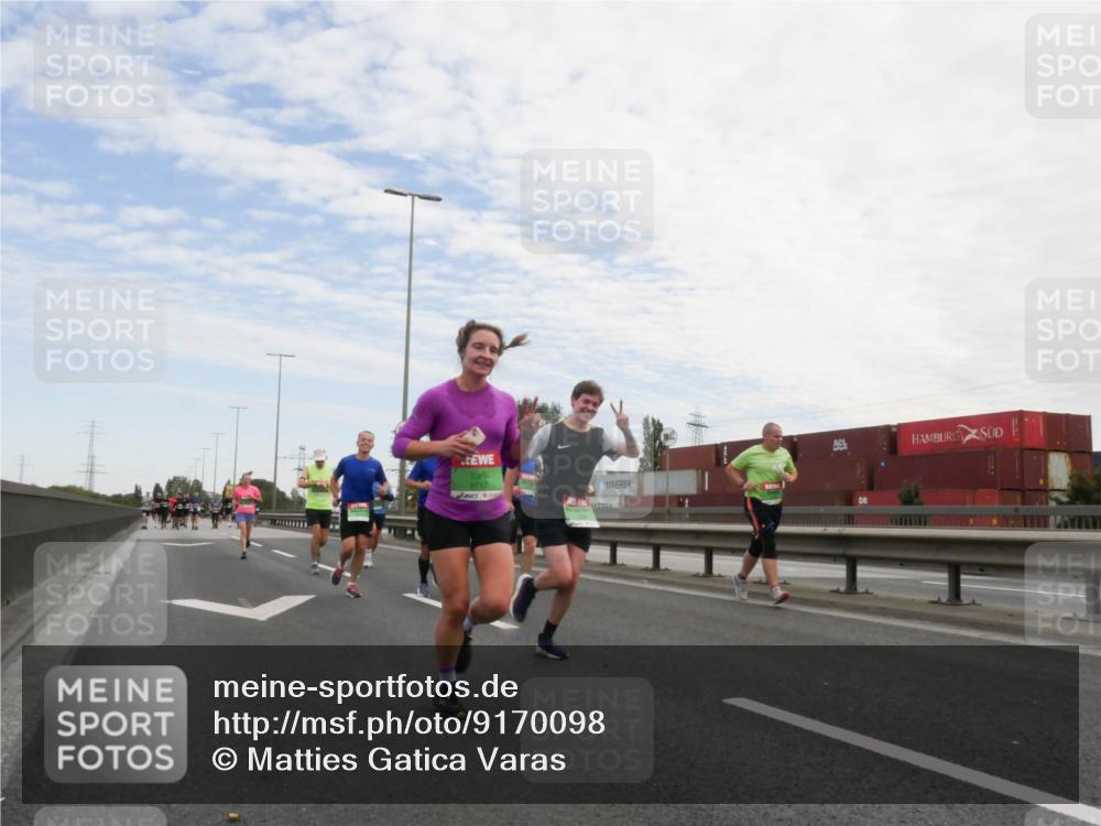 03.10.2025 - Köhlbrandbrückenlauf Matties Gatica Varas http://msf.ph/oto/9170098 03.10.2025 15:15:49 Position 3 9717 meine-sportfotos.de