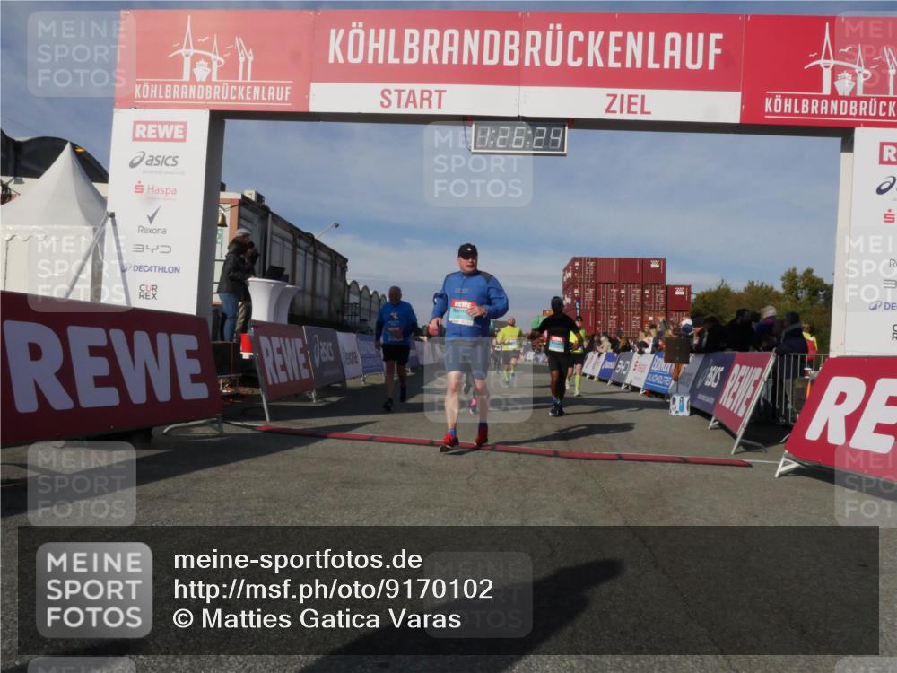 03.10.2025 - Köhlbrandbrückenlauf Matties Gatica Varas http://msf.ph/oto/9170102 03.10.2025 10:26:26 Ziel 1904, 1949, 2001, 2284, 2614, 2676, 2681, 3149, 3447 meine-sportfotos.de