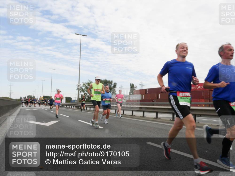 03.10.2025 - Köhlbrandbrückenlauf Matties Gatica Varas http://msf.ph/oto/9170105 03.10.2025 15:15:51 Position 3 922 meine-sportfotos.de