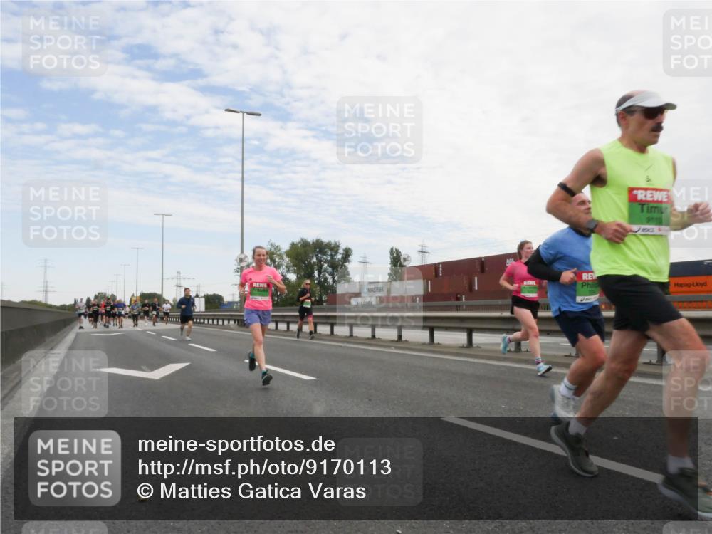 03.10.2025 - Köhlbrandbrückenlauf Matties Gatica Varas http://msf.ph/oto/9170113 03.10.2025 15:15:53 Position 3 9113 meine-sportfotos.de