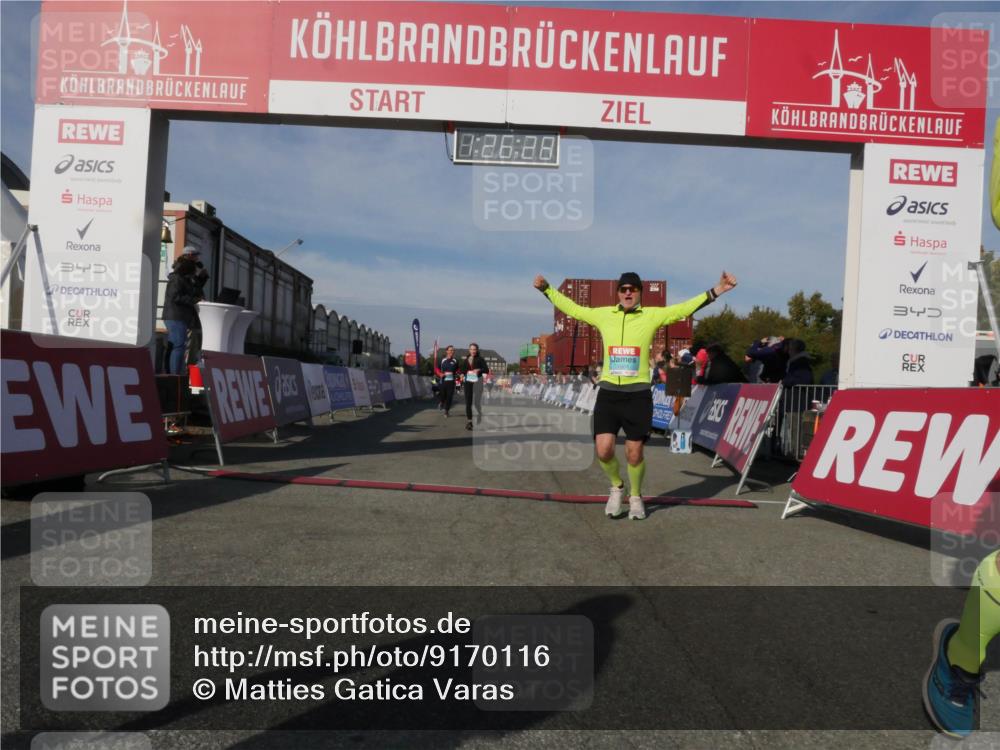 03.10.2025 - Köhlbrandbrückenlauf Matties Gatica Varas http://msf.ph/oto/9170116 03.10.2025 10:26:30 Ziel 1209, 2284, 2614, 2925, 3149 meine-sportfotos.de