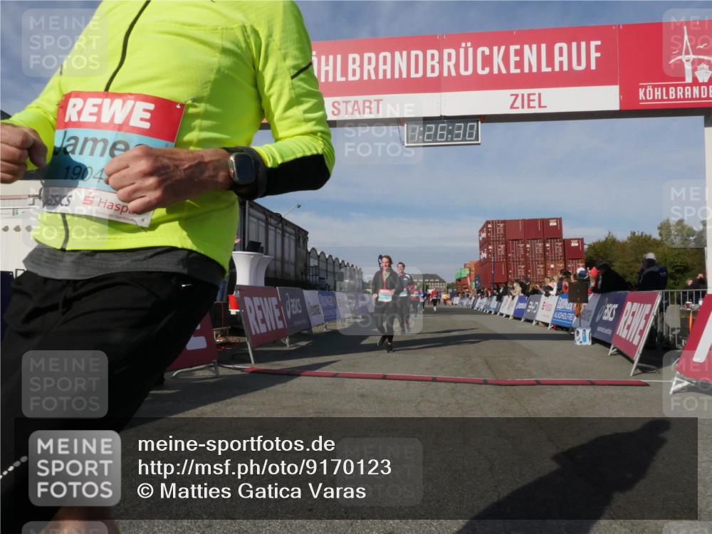03.10.2025 - Köhlbrandbrückenlauf Matties Gatica Varas http://msf.ph/oto/9170123 03.10.2025 10:26:32 Ziel 1209, 2284, 2614, 2925, 3149 meine-sportfotos.de