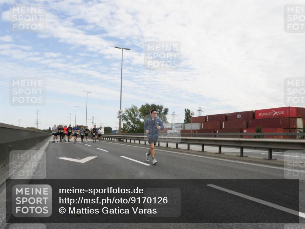 03.10.2025 - Köhlbrandbrückenlauf Matties Gatica Varas http://msf.ph/oto/9170126 03.10.2025 15:15:56 Position 3  meine-sportfotos.de