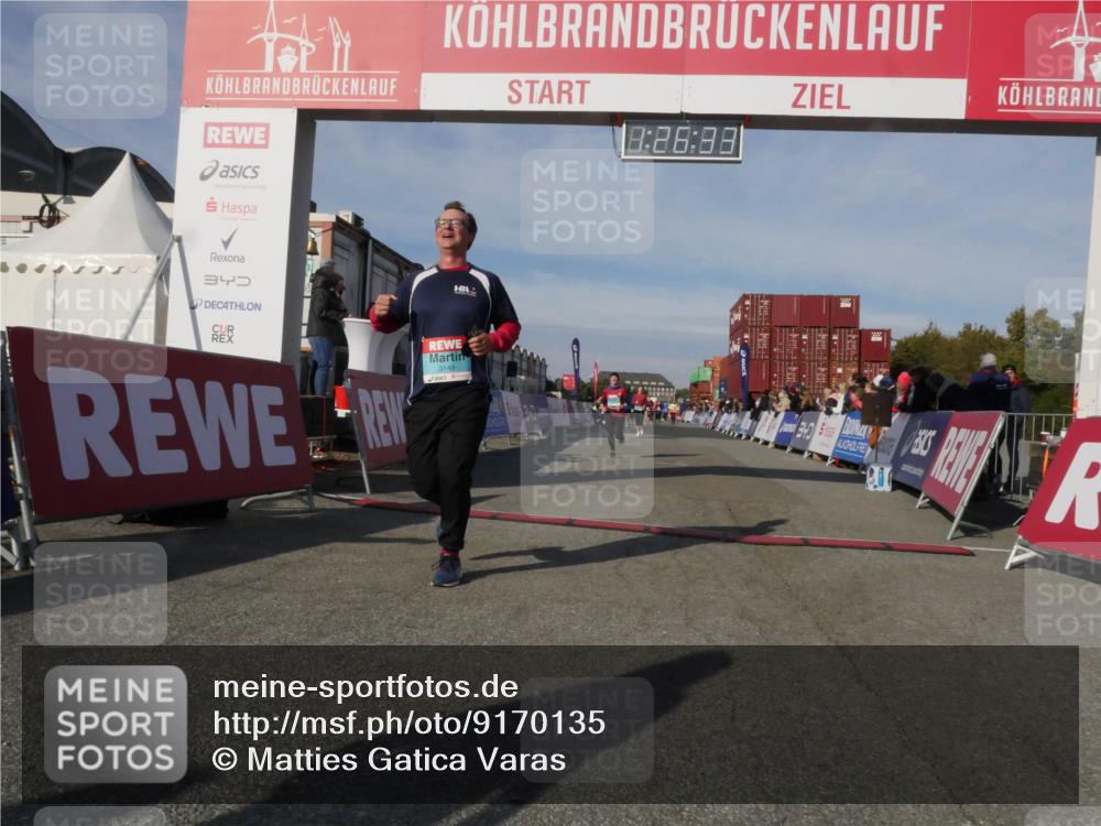 03.10.2025 - Köhlbrandbrückenlauf Matties Gatica Varas http://msf.ph/oto/9170135 03.10.2025 10:26:35 Ziel 1209, 2614, 2925, 3113 meine-sportfotos.de