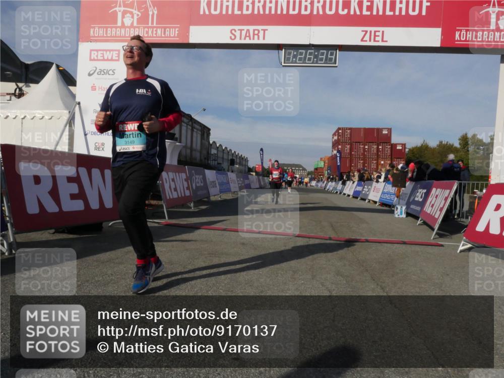 03.10.2025 - Köhlbrandbrückenlauf Matties Gatica Varas http://msf.ph/oto/9170137 03.10.2025 10:26:35 Ziel 1209, 2614, 2925, 3113 meine-sportfotos.de