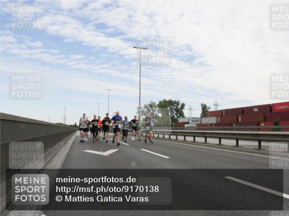 03.10.2025 - Köhlbrandbrückenlauf Matties Gatica Varas http://msf.ph/oto/9170138 03.10.2025 15:16:00 Position 3  meine-sportfotos.de