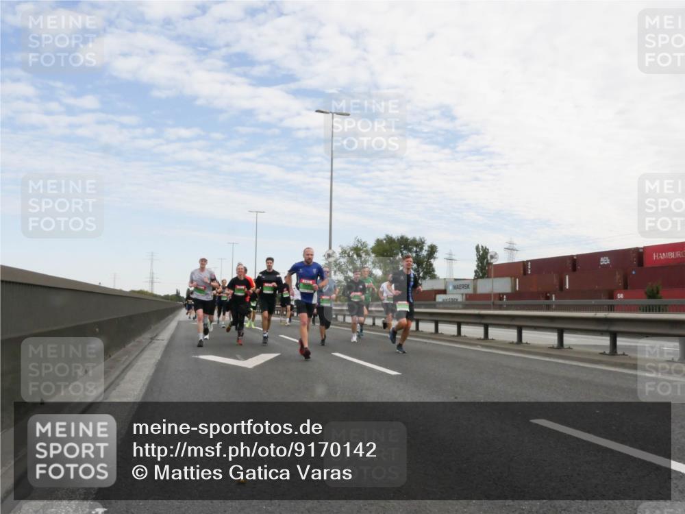 03.10.2025 - Köhlbrandbrückenlauf Matties Gatica Varas http://msf.ph/oto/9170142 03.10.2025 15:16:01 Position 3  meine-sportfotos.de