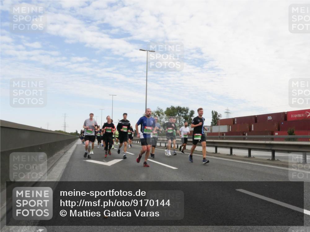 03.10.2025 - Köhlbrandbrückenlauf Matties Gatica Varas http://msf.ph/oto/9170144 03.10.2025 15:16:01 Position 3  meine-sportfotos.de