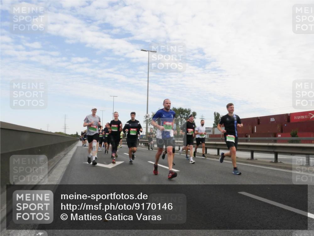 03.10.2025 - Köhlbrandbrückenlauf Matties Gatica Varas http://msf.ph/oto/9170146 03.10.2025 15:16:02 Position 3  meine-sportfotos.de