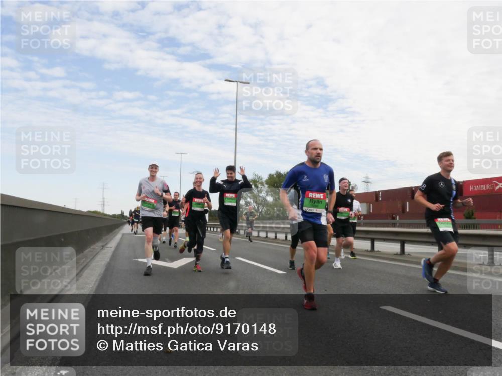03.10.2025 - Köhlbrandbrückenlauf Matties Gatica Varas http://msf.ph/oto/9170148 03.10.2025 15:16:02 Position 3  meine-sportfotos.de