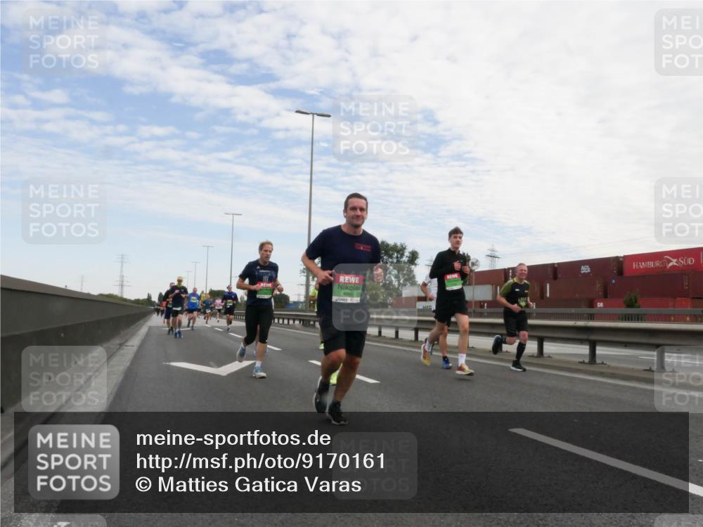 03.10.2025 - Köhlbrandbrückenlauf Matties Gatica Varas http://msf.ph/oto/9170161 03.10.2025 15:16:05 Position 3  meine-sportfotos.de