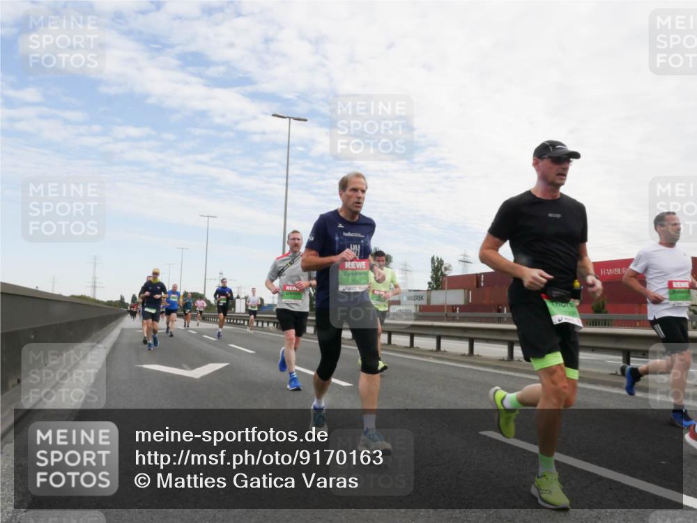 03.10.2025 - Köhlbrandbrückenlauf Matties Gatica Varas http://msf.ph/oto/9170163 03.10.2025 15:16:06 Position 3 7295 meine-sportfotos.de