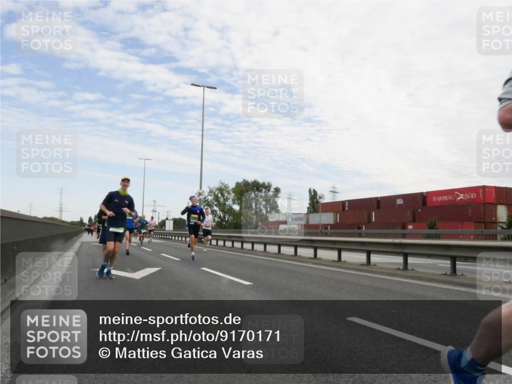 03.10.2025 - Köhlbrandbrückenlauf Matties Gatica Varas http://msf.ph/oto/9170171 03.10.2025 15:16:08 Position 3  meine-sportfotos.de
