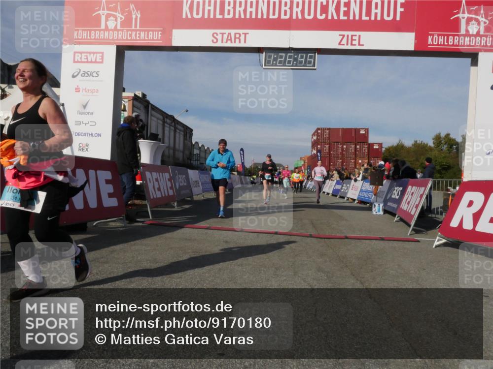 03.10.2025 - Köhlbrandbrückenlauf Matties Gatica Varas http://msf.ph/oto/9170180 03.10.2025 10:26:47 Ziel 1425, 1436, 1509, 1744, 1756, 2004, 2005, 2050, 2219, 2551, 2574, 3787 meine-sportfotos.de