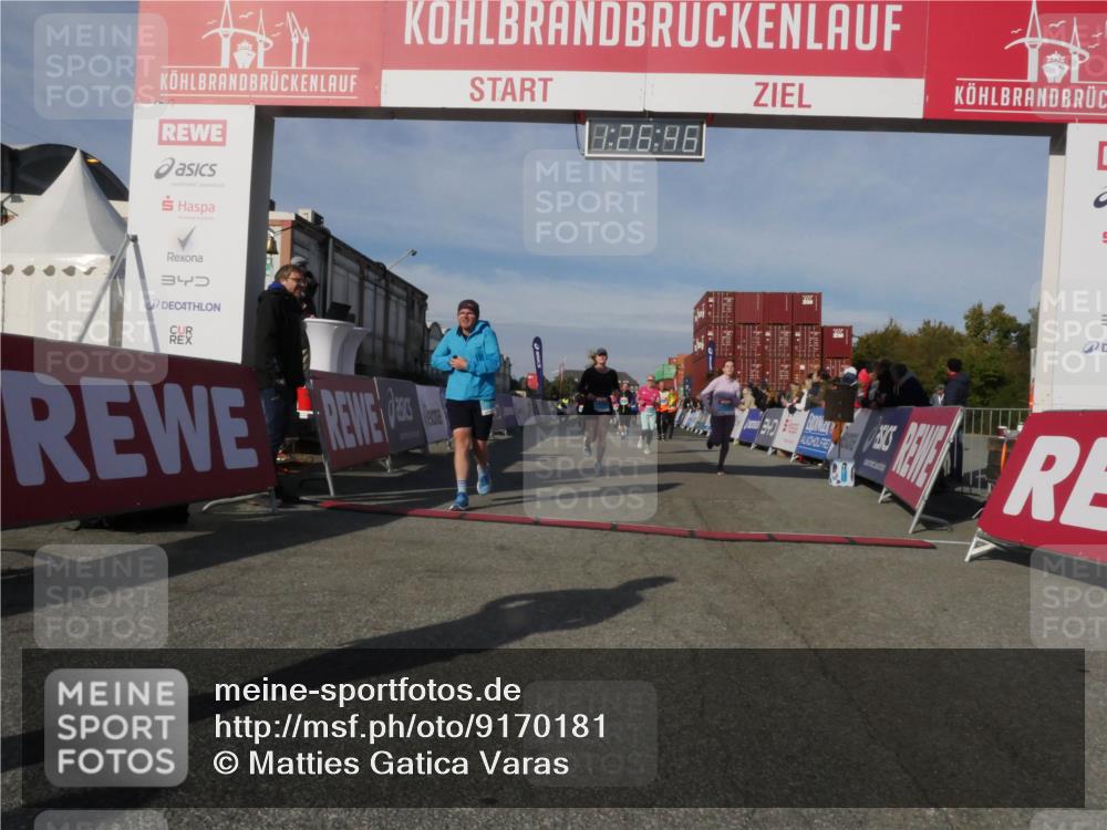 03.10.2025 - Köhlbrandbrückenlauf Matties Gatica Varas http://msf.ph/oto/9170181 03.10.2025 10:26:48 Ziel 1425, 1436, 1509, 1744, 1756, 1996, 2004, 2005, 2050, 2219, 2551, 2574, 3787 meine-sportfotos.de