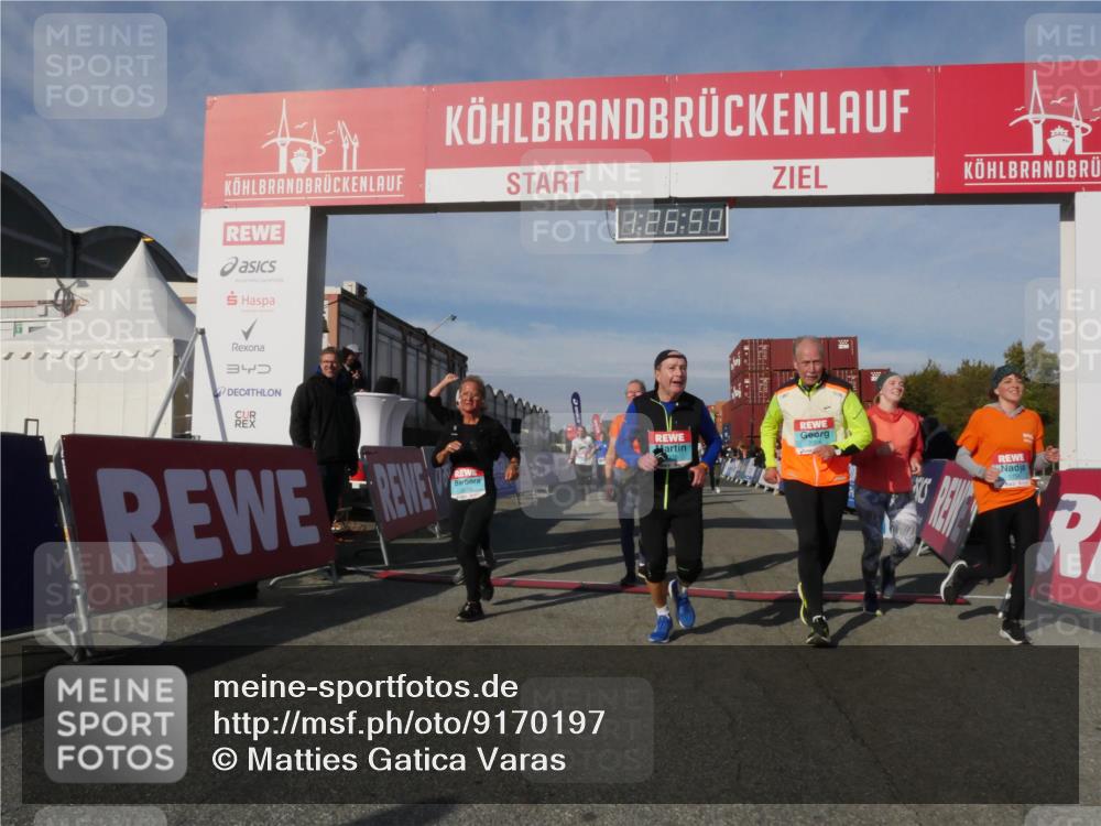 03.10.2025 - Köhlbrandbrückenlauf Matties Gatica Varas http://msf.ph/oto/9170197 03.10.2025 10:26:55 Ziel 1425, 1509, 1726, 1727, 1756, 1840, 1935, 1996, 2004, 2133, 2219, 2259, 2586, 2655, 2952, 3044, 3105, 3110, 3163, 3241, 3242, 3364, 3367, 3602, 3787 meine-sportfotos.de