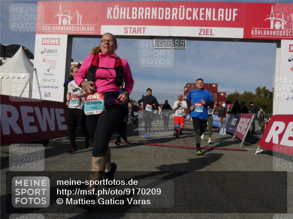 03.10.2025 - Köhlbrandbrückenlauf Matties Gatica Varas http://msf.ph/oto/9170209 03.10.2025 10:27:01 Ziel 1726, 1727, 1840, 1935, 2133, 2259, 2405, 2586, 2655, 2930, 2952, 3044, 3105, 3110, 3163, 3241, 3242, 3364, 3367, 3602, 3829 meine-sportfotos.de