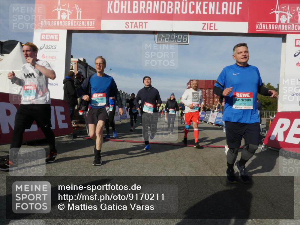 03.10.2025 - Köhlbrandbrückenlauf Matties Gatica Varas http://msf.ph/oto/9170211 03.10.2025 10:27:02 Ziel 1726, 1727, 1840, 1935, 2405, 2586, 2655, 2930, 2952, 3044, 3110, 3241, 3242, 3364, 3367, 3602, 3829 meine-sportfotos.de