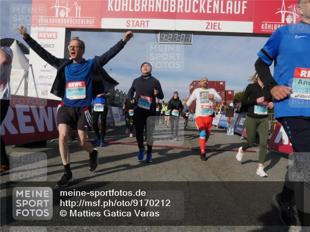03.10.2025 - Köhlbrandbrückenlauf Matties Gatica Varas http://msf.ph/oto/9170212 03.10.2025 10:27:03 Ziel 1726, 1727, 1935, 2405, 2586, 2655, 2930, 3044, 3110, 3232, 3241, 3242, 3364, 3367, 3602, 3703, 3829 meine-sportfotos.de