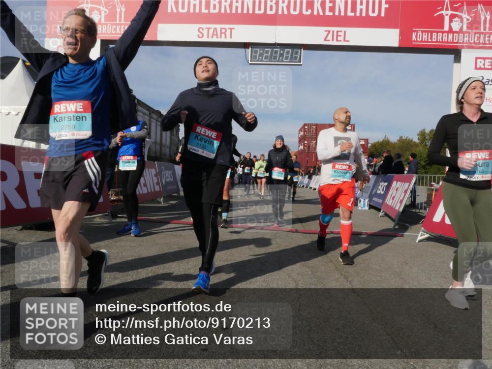 03.10.2025 - Köhlbrandbrückenlauf Matties Gatica Varas http://msf.ph/oto/9170213 03.10.2025 10:27:03 Ziel 1726, 1727, 1935, 2405, 2586, 2655, 2930, 3044, 3110, 3232, 3241, 3242, 3364, 3367, 3602, 3703, 3829 meine-sportfotos.de