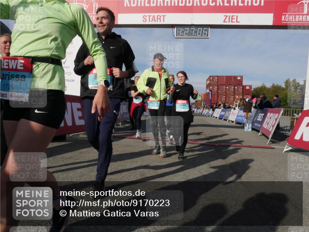 03.10.2025 - Köhlbrandbrückenlauf Matties Gatica Varas http://msf.ph/oto/9170223 03.10.2025 10:27:08 Ziel 2115, 2405, 2693, 2774, 2930, 3232, 3703, 3745, 3829 meine-sportfotos.de