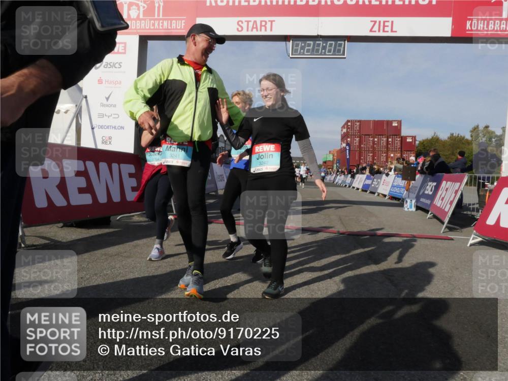 03.10.2025 - Köhlbrandbrückenlauf Matties Gatica Varas http://msf.ph/oto/9170225 03.10.2025 10:27:09 Ziel 2115, 2693, 2774, 2930, 3232, 3703, 3745, 3829 meine-sportfotos.de