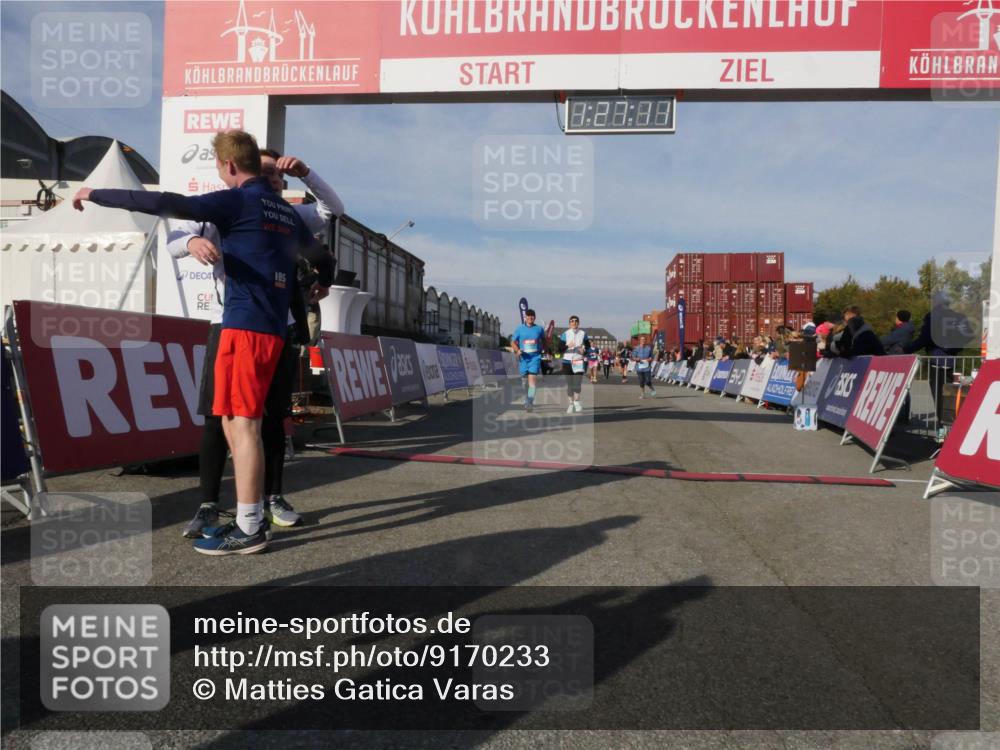 03.10.2025 - Köhlbrandbrückenlauf Matties Gatica Varas http://msf.ph/oto/9170233 03.10.2025 10:27:13 Ziel 1930, 2115, 2693, 2774, 3052, 3232, 3703, 3745 meine-sportfotos.de
