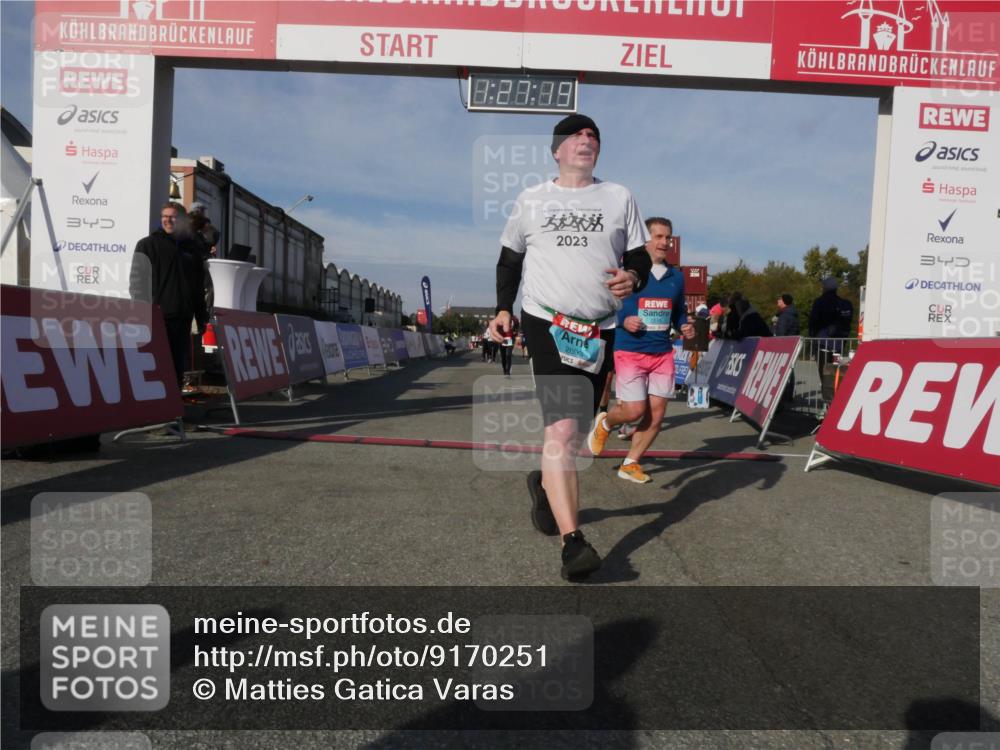 03.10.2025 - Köhlbrandbrückenlauf Matties Gatica Varas http://msf.ph/oto/9170251 03.10.2025 10:27:21 Ziel 1539, 1930, 2451, 2935, 3052, 3132, 3746 meine-sportfotos.de