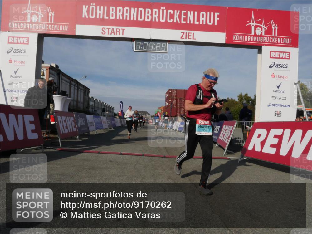 03.10.2025 - Köhlbrandbrückenlauf Matties Gatica Varas http://msf.ph/oto/9170262 03.10.2025 10:27:26 Ziel 1539, 1926, 1929, 2101, 2451, 2562, 2935, 3132, 3746 meine-sportfotos.de