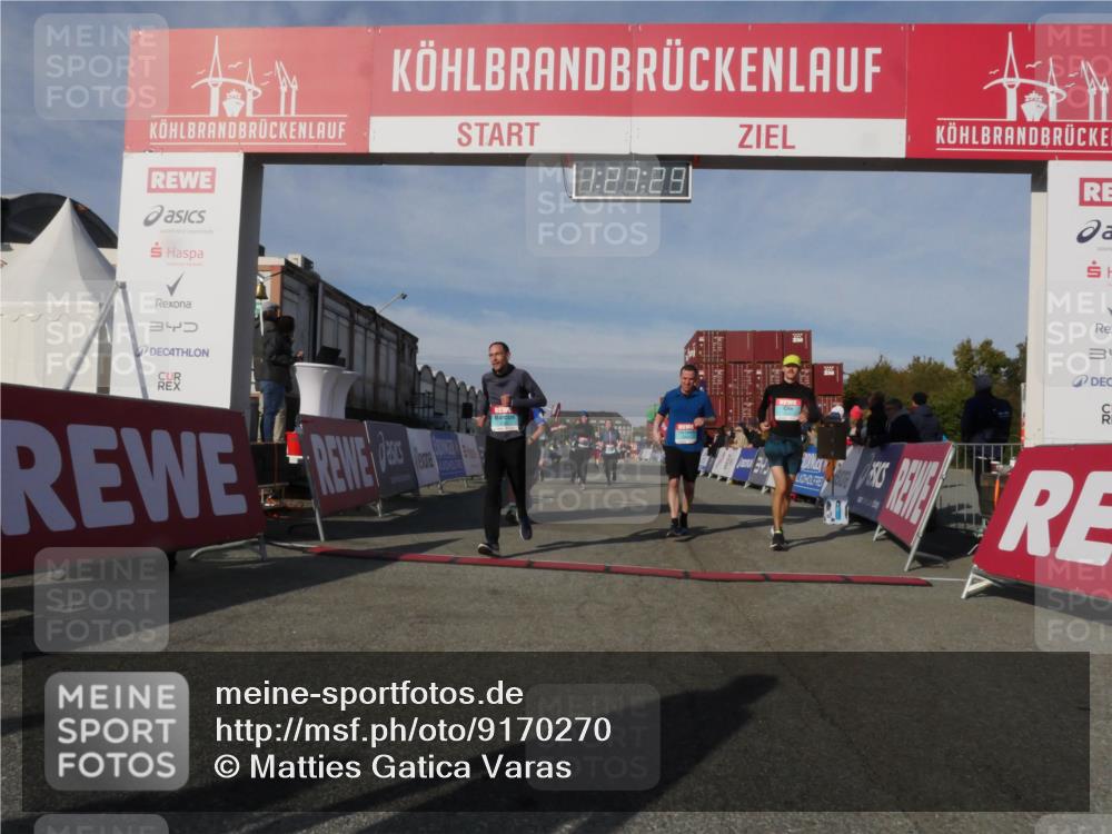 03.10.2025 - Köhlbrandbrückenlauf Matties Gatica Varas http://msf.ph/oto/9170270 03.10.2025 10:27:31 Ziel 1539, 1926, 1929, 2101, 2136, 2192, 2352, 2451, 2562, 2935, 3132, 3230 meine-sportfotos.de
