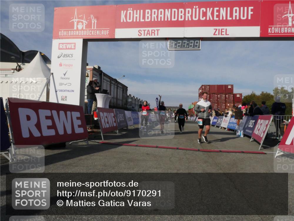 03.10.2025 - Köhlbrandbrückenlauf Matties Gatica Varas http://msf.ph/oto/9170291 03.10.2025 10:27:41 Ziel 1914, 2059, 2136, 2162, 2166, 2192, 2237, 2352, 3230, 3346, 3429, 3451, 3452, 3739 meine-sportfotos.de