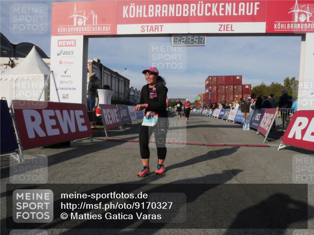 03.10.2025 - Köhlbrandbrückenlauf Matties Gatica Varas http://msf.ph/oto/9170327 03.10.2025 10:27:58 Ziel 1004, 1342, 1759, 1993, 2525, 2630, 2632 meine-sportfotos.de