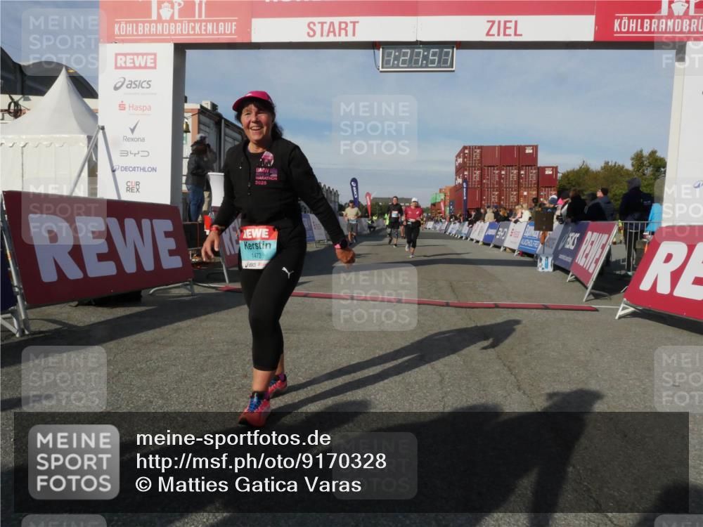 03.10.2025 - Köhlbrandbrückenlauf Matties Gatica Varas http://msf.ph/oto/9170328 03.10.2025 10:27:59 Ziel 1004, 1342, 1759, 1993, 2525, 2630, 2632 meine-sportfotos.de