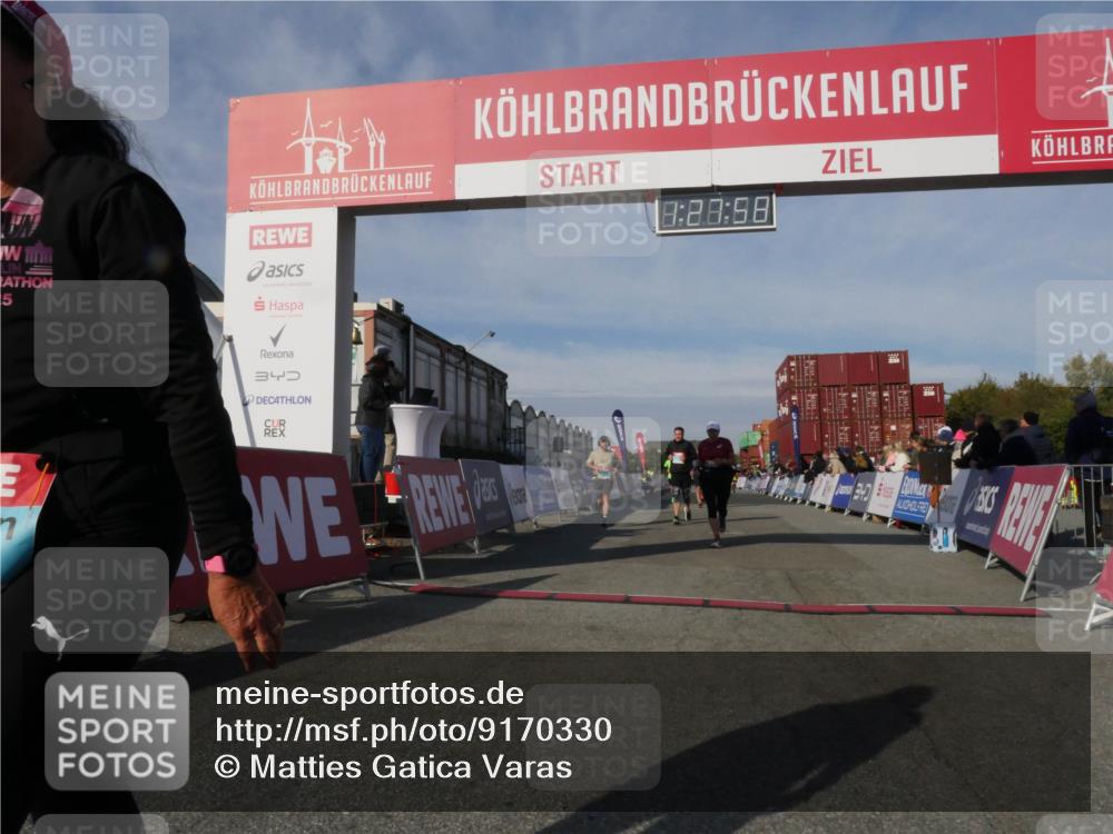 03.10.2025 - Köhlbrandbrückenlauf Matties Gatica Varas http://msf.ph/oto/9170330 03.10.2025 10:28:00 Ziel 1004, 1342, 1759, 1993, 2320, 2525, 2630, 2632 meine-sportfotos.de
