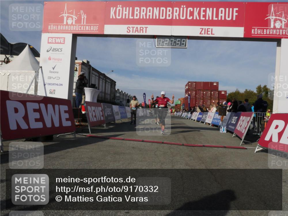 03.10.2025 - Köhlbrandbrückenlauf Matties Gatica Varas http://msf.ph/oto/9170332 03.10.2025 10:28:01 Ziel 1004, 1342, 1759, 1993, 2320, 2525, 2630, 2632 meine-sportfotos.de