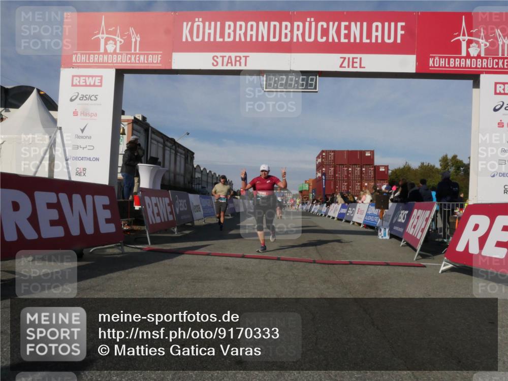 03.10.2025 - Köhlbrandbrückenlauf Matties Gatica Varas http://msf.ph/oto/9170333 03.10.2025 10:28:01 Ziel 1004, 1342, 1759, 1993, 2320, 2525, 2630, 2632 meine-sportfotos.de