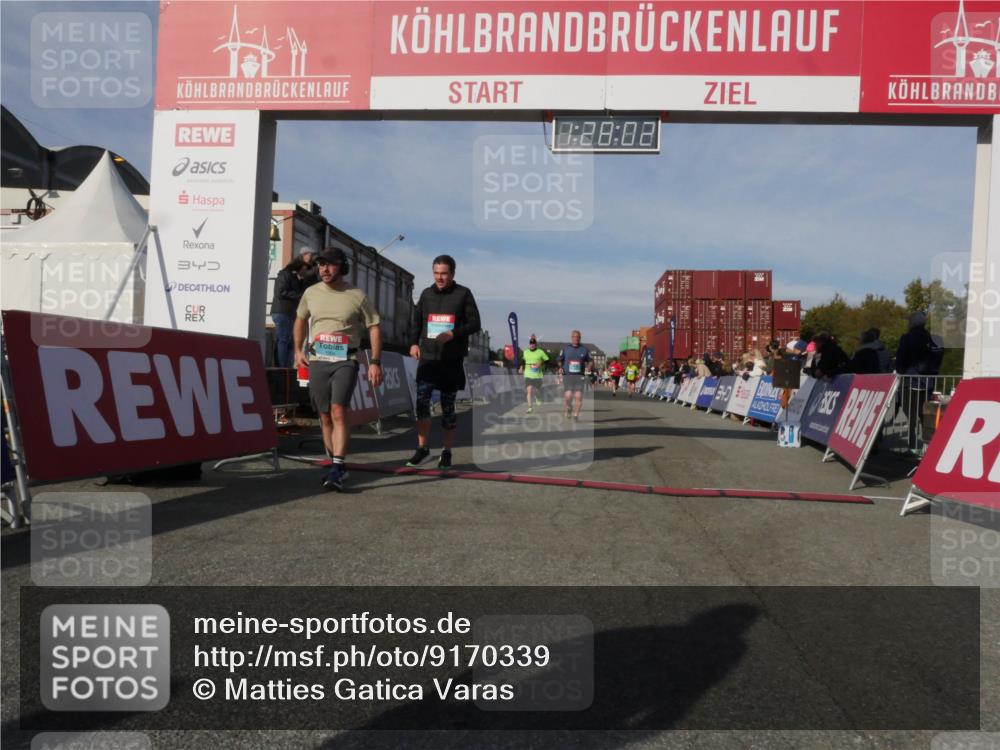 03.10.2025 - Köhlbrandbrückenlauf Matties Gatica Varas http://msf.ph/oto/9170339 03.10.2025 10:28:04 Ziel 1759, 1993, 2320, 2525, 2630, 2632, 3393 meine-sportfotos.de