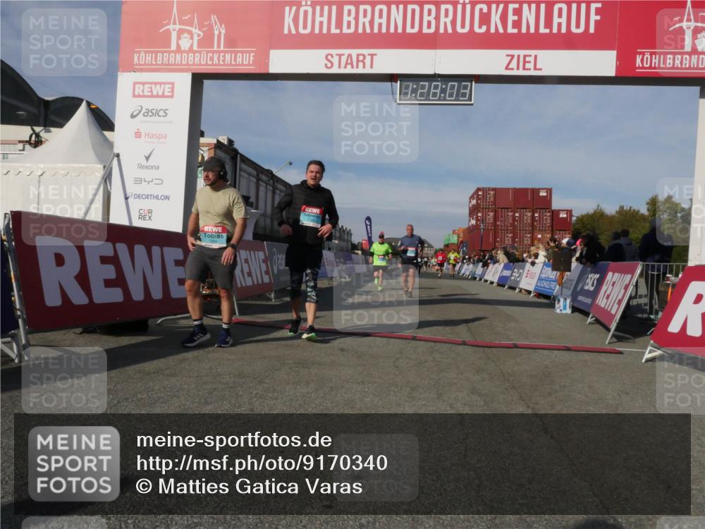 03.10.2025 - Köhlbrandbrückenlauf Matties Gatica Varas http://msf.ph/oto/9170340 03.10.2025 10:28:05 Ziel 1993, 2320, 2525, 2630, 2632, 3393 meine-sportfotos.de