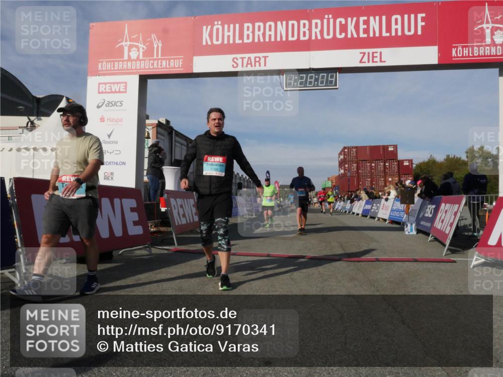 03.10.2025 - Köhlbrandbrückenlauf Matties Gatica Varas http://msf.ph/oto/9170341 03.10.2025 10:28:06 Ziel 1993, 2320, 2525, 2630, 2632, 2752, 3393 meine-sportfotos.de