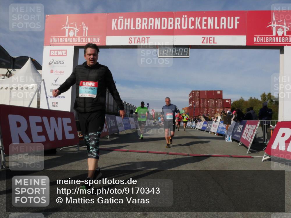 03.10.2025 - Köhlbrandbrückenlauf Matties Gatica Varas http://msf.ph/oto/9170343 03.10.2025 10:28:07 Ziel 1993, 2320, 2525, 2621, 2630, 2632, 2752, 3393 meine-sportfotos.de